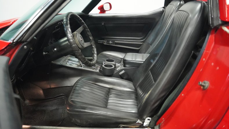 Chevrolet-Corvette-1976-Corvette-Red-Black-39