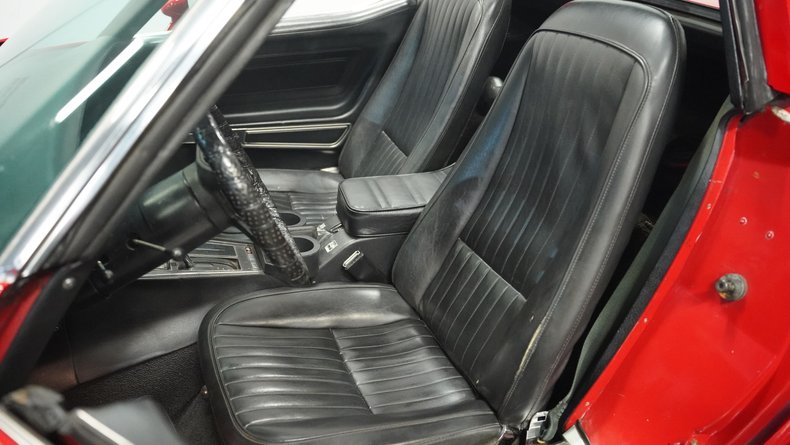 Chevrolet-Corvette-1976-Corvette-Red-Black-45
