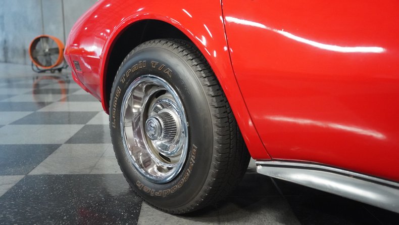 Chevrolet-Corvette-1976-Corvette-Red-Black-6