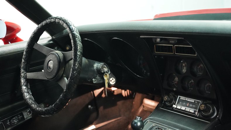 Chevrolet-Corvette-1976-Corvette-Red-Black-8