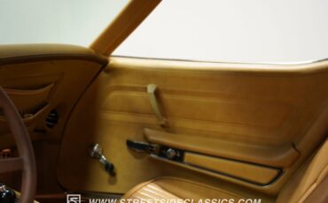 Chevrolet-Corvette-1976-Corvette-Red-Buckskin-Tan-11