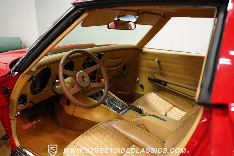 Chevrolet-Corvette-1976-Corvette-Red-Buckskin-Tan-3
