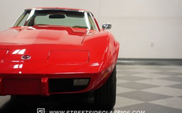 Chevrolet-Corvette-1976-Corvette-Red-Buckskin-Tan-33