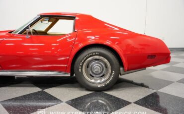 Chevrolet-Corvette-1976-Corvette-Red-Buckskin-Tan-37