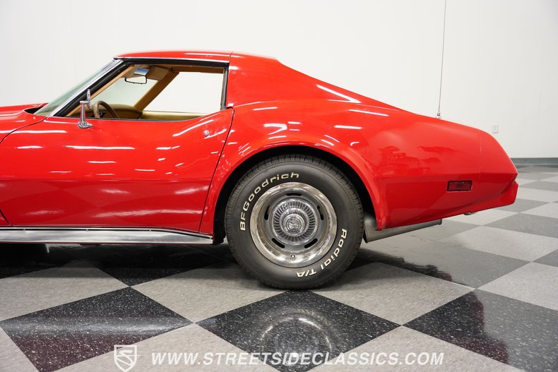 Chevrolet-Corvette-1976-Corvette-Red-Buckskin-Tan-37