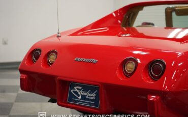 Chevrolet-Corvette-1976-Corvette-Red-Buckskin-Tan-39