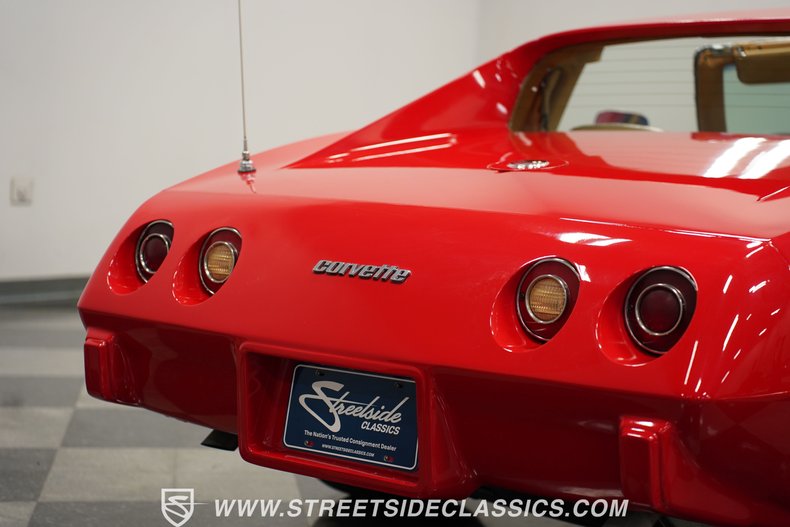 Chevrolet-Corvette-1976-Corvette-Red-Buckskin-Tan-39