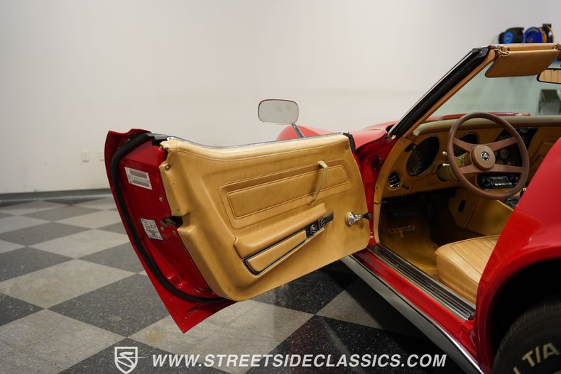 Chevrolet-Corvette-1976-Corvette-Red-Buckskin-Tan-8