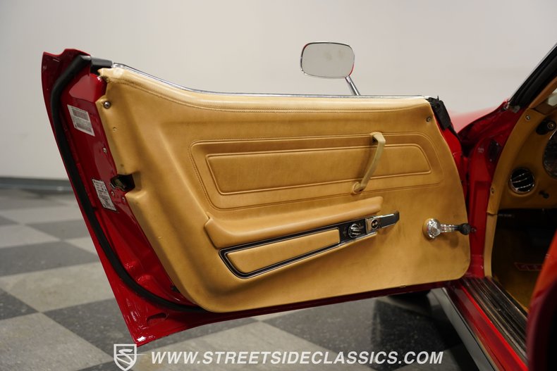 Chevrolet-Corvette-1976-Corvette-Red-Buckskin-Tan-9