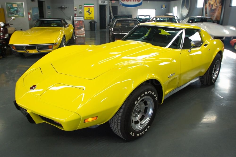 Chevrolet-Corvette-1976-Coupe-1