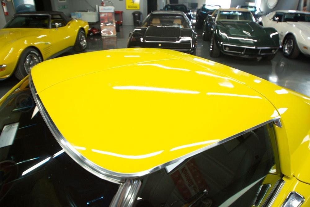 Chevrolet-Corvette-1976-Coupe-12