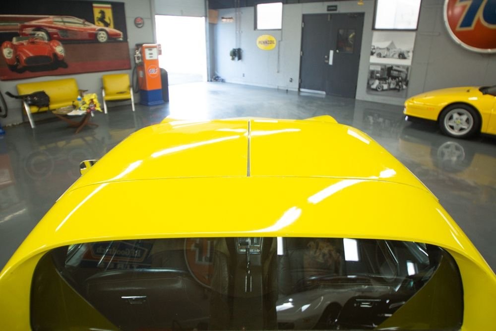 Chevrolet-Corvette-1976-Coupe-14
