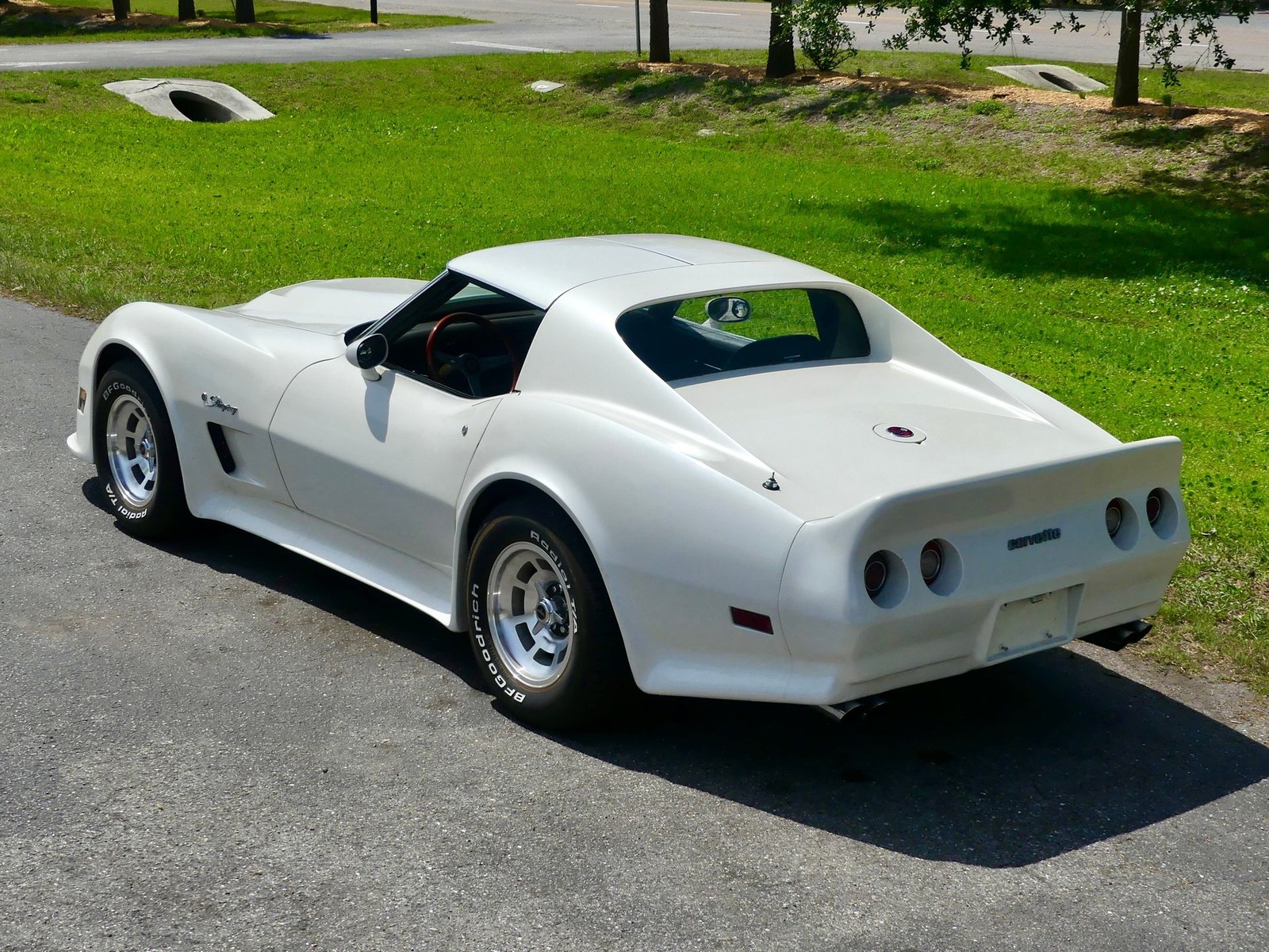 Chevrolet-Corvette-1976-Coupe-15