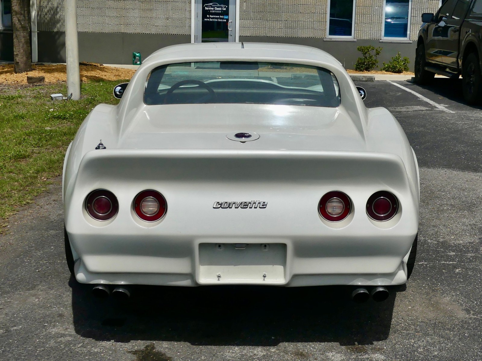 Chevrolet-Corvette-1976-Coupe-17