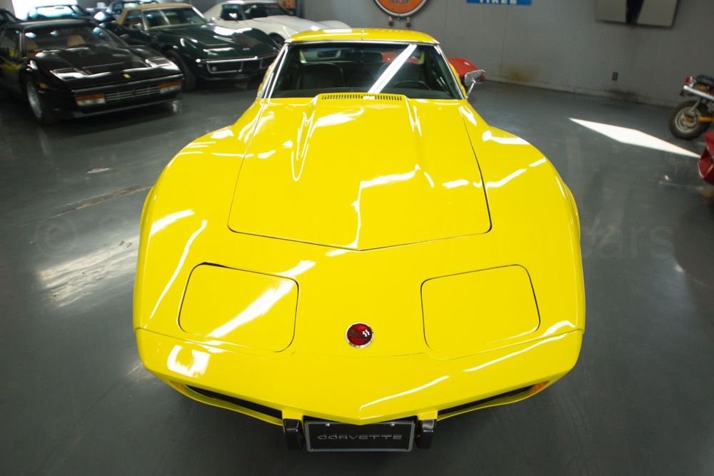 Chevrolet-Corvette-1976-Coupe-2