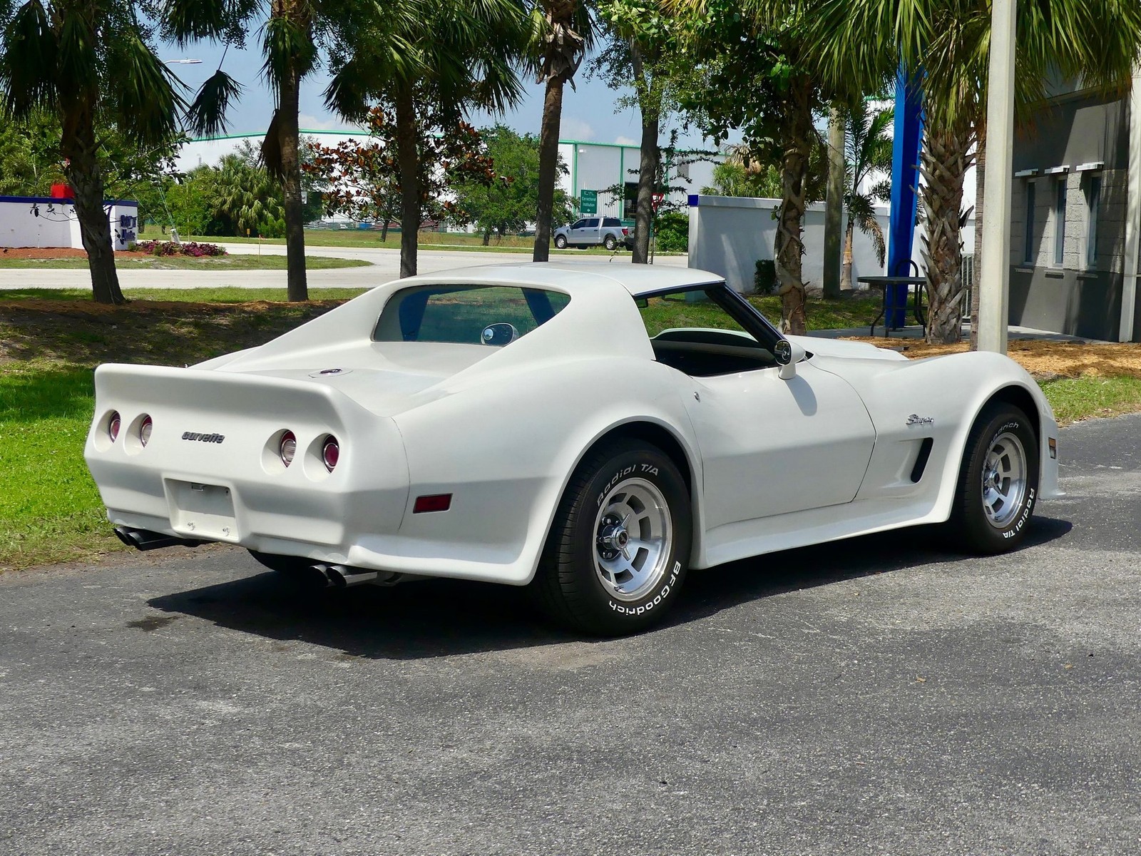 Chevrolet-Corvette-1976-Coupe-20