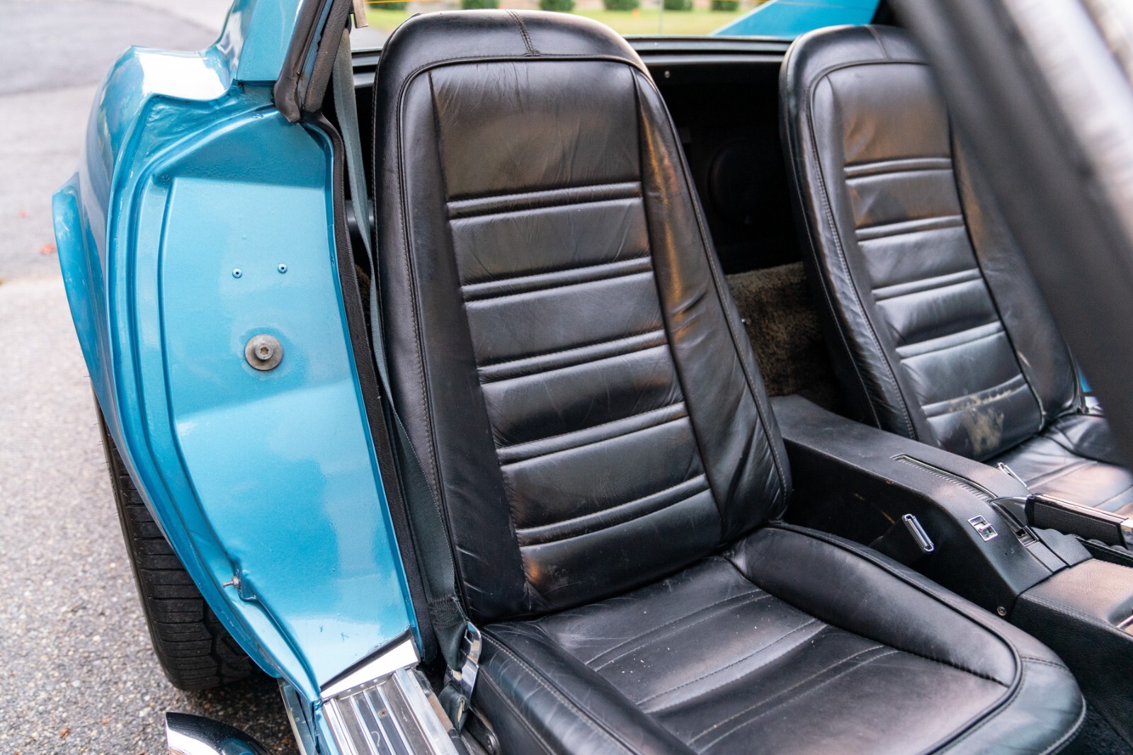 Chevrolet-Corvette-1976-Coupe-23