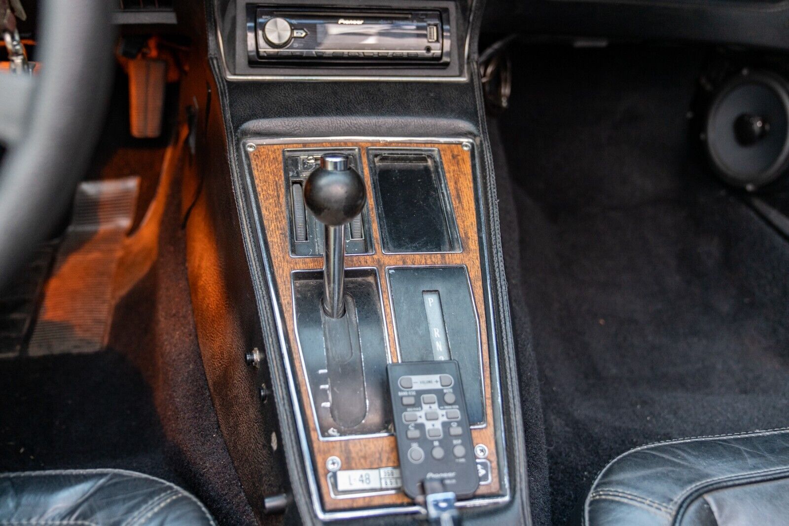 Chevrolet-Corvette-1976-Coupe-26