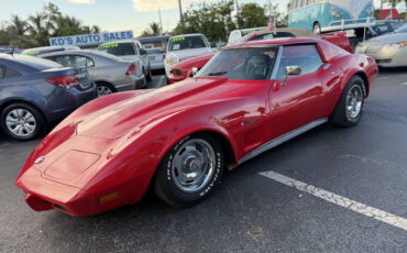 Chevrolet-Corvette-1976-Coupe-3