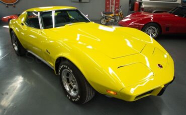 Chevrolet-Corvette-1976-Coupe-3