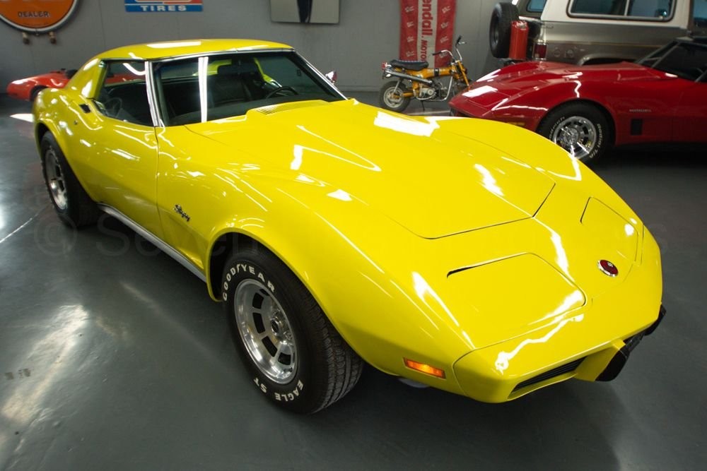 Chevrolet-Corvette-1976-Coupe-3