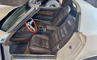 Chevrolet-Corvette-1976-Coupe-3