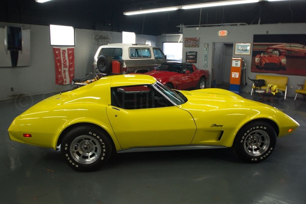 Chevrolet-Corvette-1976-Coupe-4