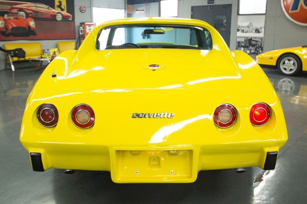 Chevrolet-Corvette-1976-Coupe-7