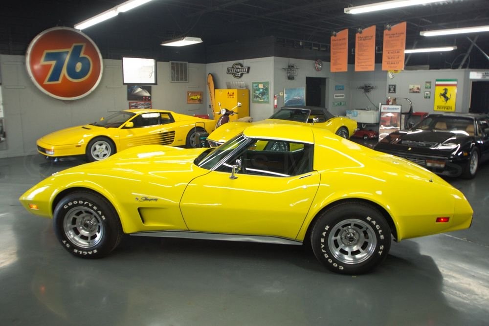 Chevrolet-Corvette-1976-Coupe-9