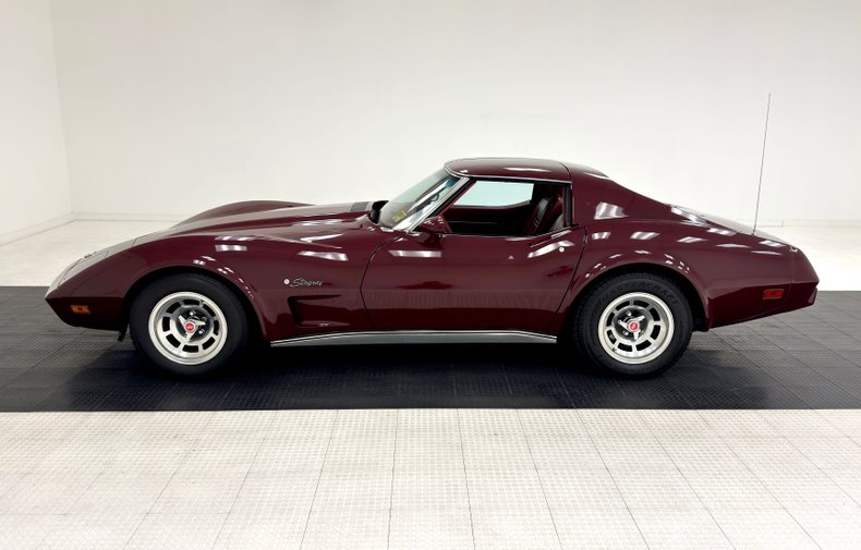 Chevrolet-Corvette-1976-Medium-Claret-Dark-Firethorn-1