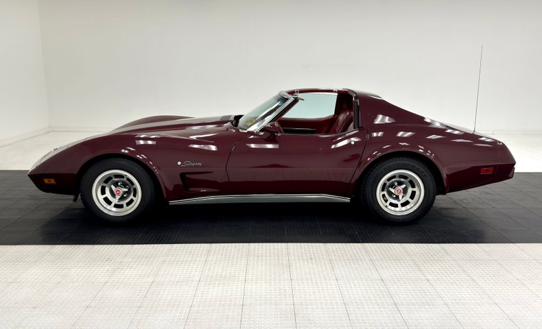 Chevrolet-Corvette-1976-Medium-Claret-Dark-Firethorn-2