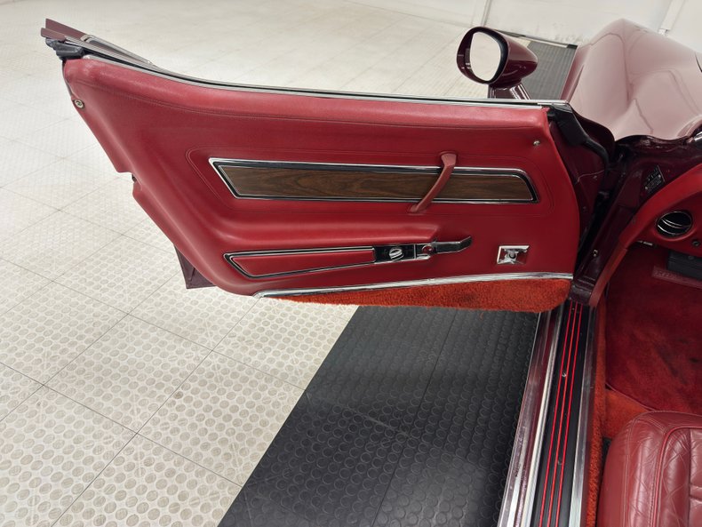 Chevrolet-Corvette-1976-Medium-Claret-Dark-Firethorn-24