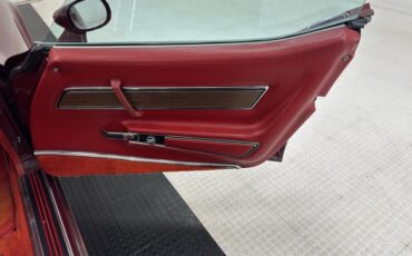 Chevrolet-Corvette-1976-Medium-Claret-Dark-Firethorn-25