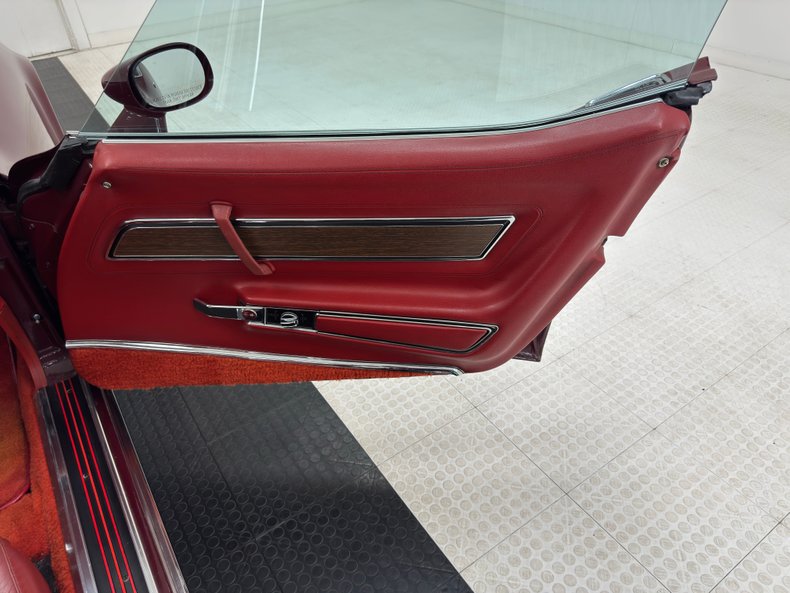 Chevrolet-Corvette-1976-Medium-Claret-Dark-Firethorn-25