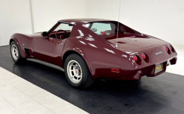 Chevrolet-Corvette-1976-Medium-Claret-Dark-Firethorn-3