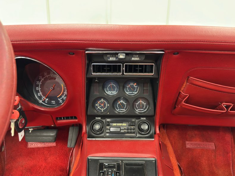 Chevrolet-Corvette-1976-Medium-Claret-Dark-Firethorn-35