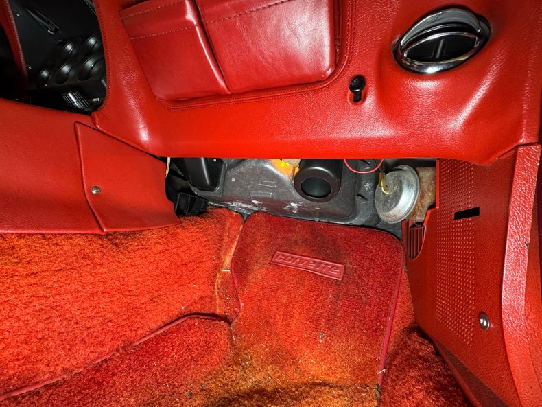 Chevrolet-Corvette-1976-Medium-Claret-Dark-Firethorn-40