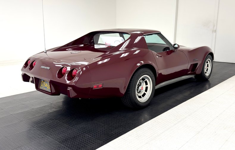 Chevrolet-Corvette-1976-Medium-Claret-Dark-Firethorn-5