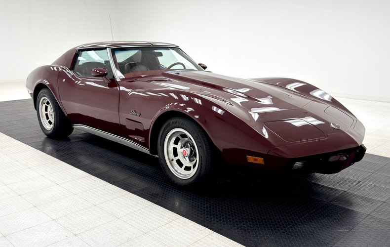 Chevrolet-Corvette-1976-Medium-Claret-Dark-Firethorn-7
