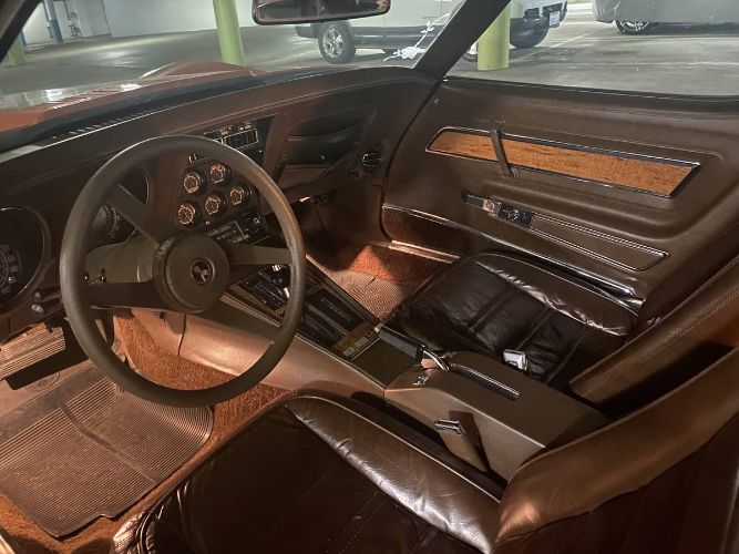 Chevrolet-Corvette-1976-Orange-1