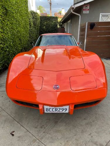 Chevrolet-Corvette-1976-Orange-10