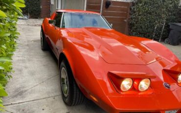 Chevrolet-Corvette-1976-Orange-11