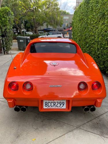 Chevrolet-Corvette-1976-Orange-12