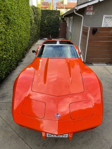 Chevrolet-Corvette-1976-Orange-13