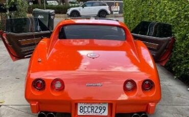 Chevrolet-Corvette-1976-Orange-14