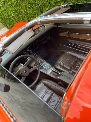 Chevrolet-Corvette-1976-Orange-18