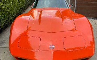 Chevrolet-Corvette-1976-Orange-5