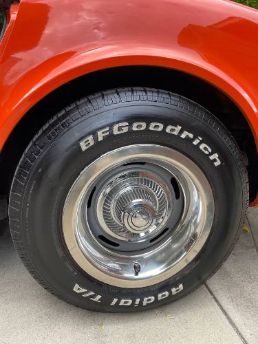 Chevrolet-Corvette-1976-Orange-6