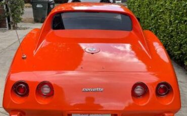 Chevrolet-Corvette-1976-Orange-8