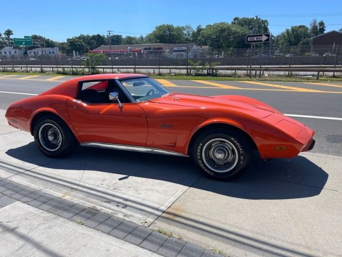 Chevrolet-Corvette-1976-Orange-Flame-Black-Leather-14